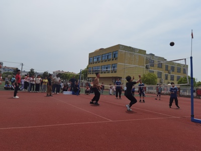 以球会友 共展风采
